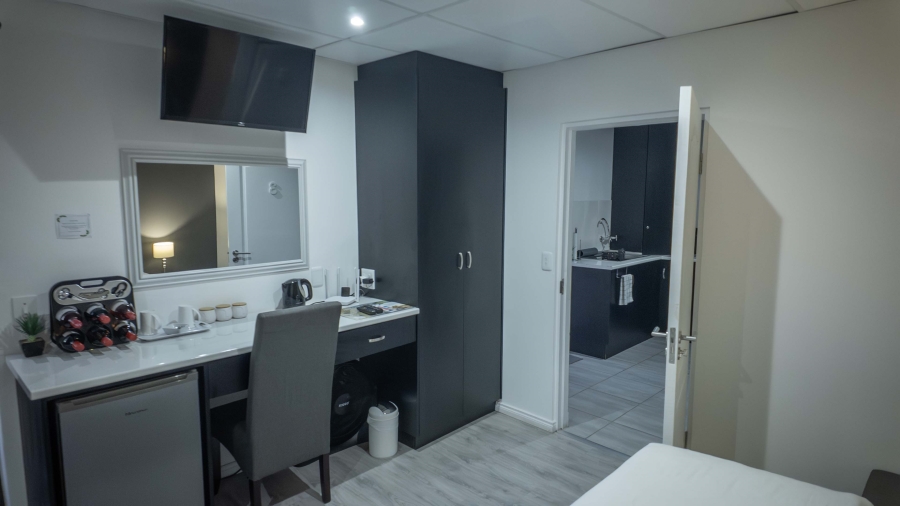 4 Bedroom Property for Sale in Linkside Western Cape